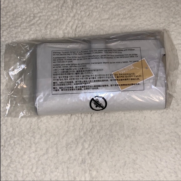 Michael Kors Jet Set Wristlet NWT